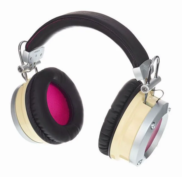 Avantone Mixphones MP-1 de frente, sobre fondo claro