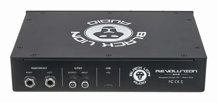 Black Lion Audio Revolution 2x2, vista 4