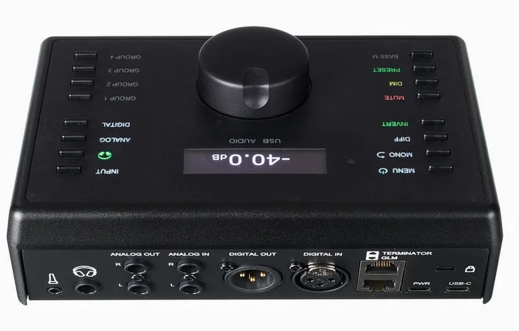Genelec 9320A Reference Controller, vista 4