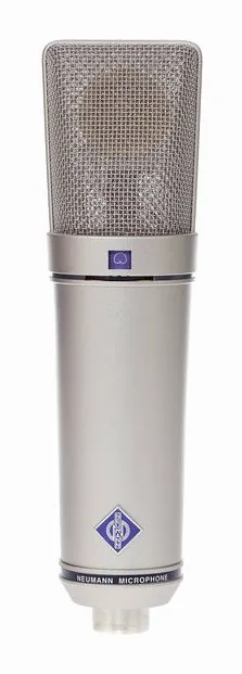 Neumann U89 I de frente, sobre fondo claro