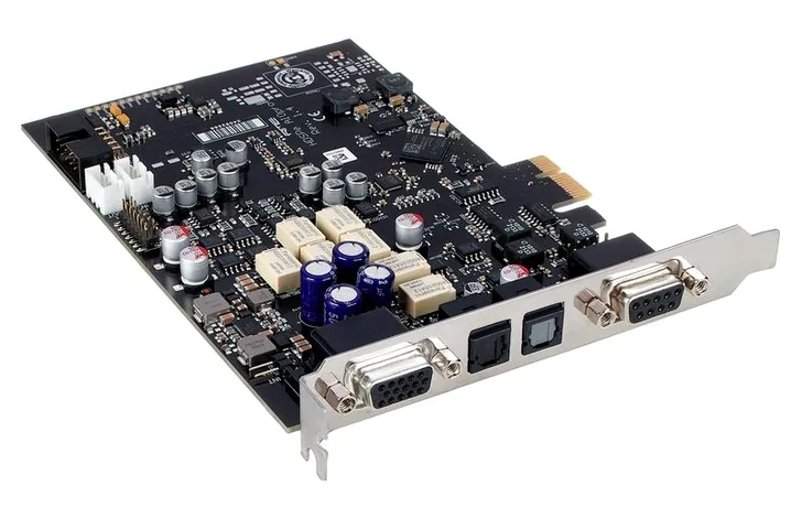 RME HDSPe AIO Pro, vista 3
