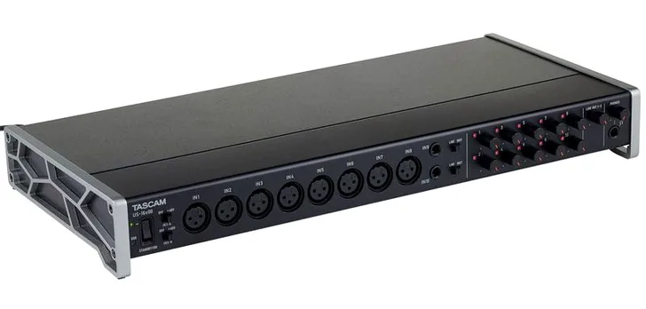 Tascam US-16x08, vista 3