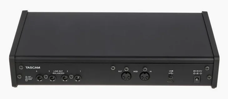 Tascam US-4x4HR, vista 4