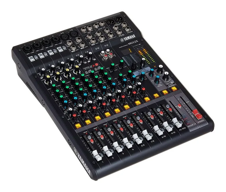 Yamaha MG12X, vista 3
