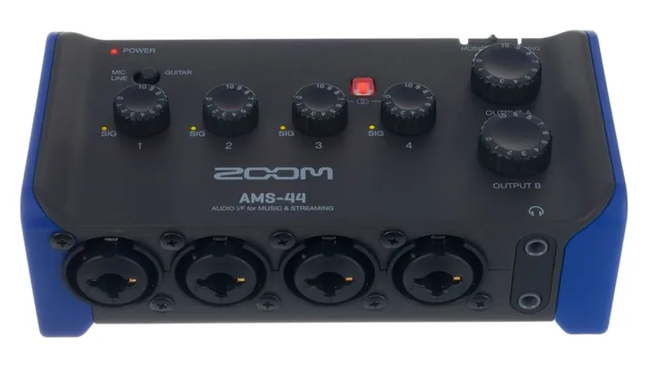 Zoom AMS-44, vista 2